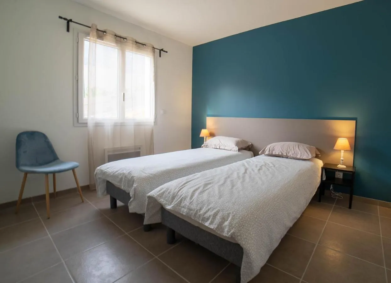 Gite Les Bouches Rouges Avec Piscine Privee Villa Vesseaux