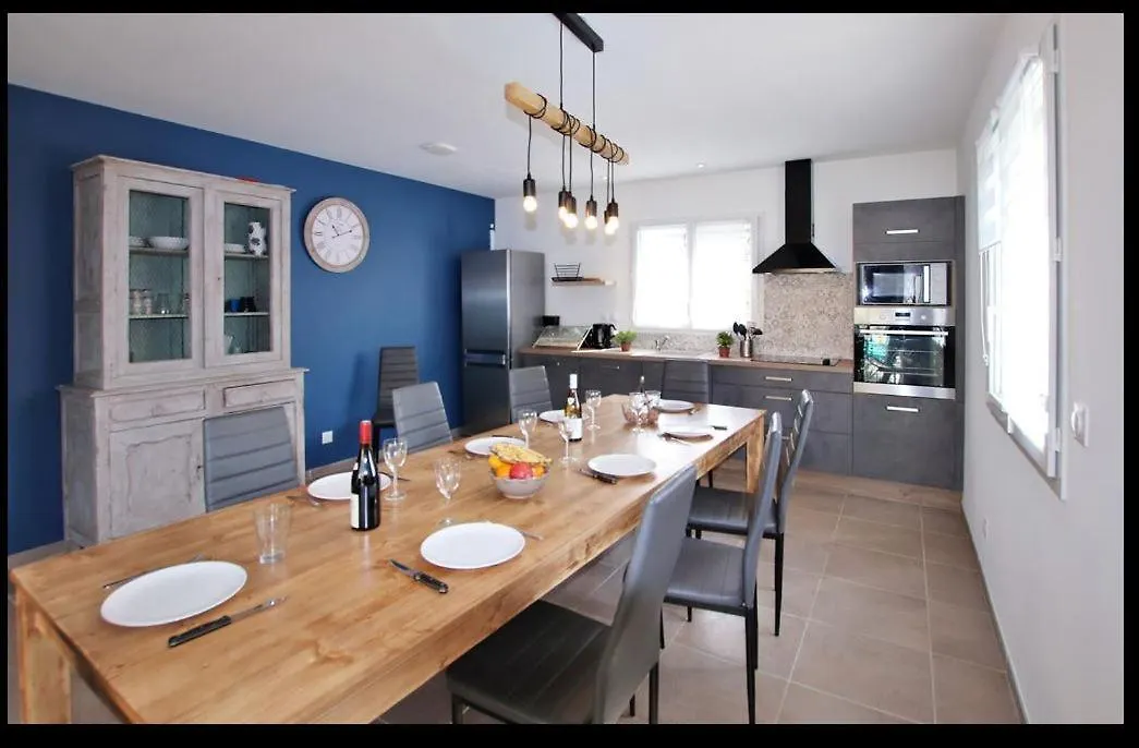 Holiday home Gite Les Bouches Rouges Avec Piscine Privee Villa Vesseaux France